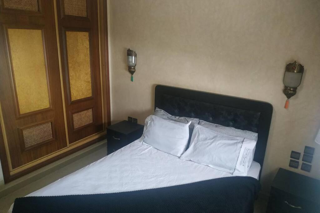 Superbe appartement en résidence privée devant la mer avec piscine Bouznika Exterior foto