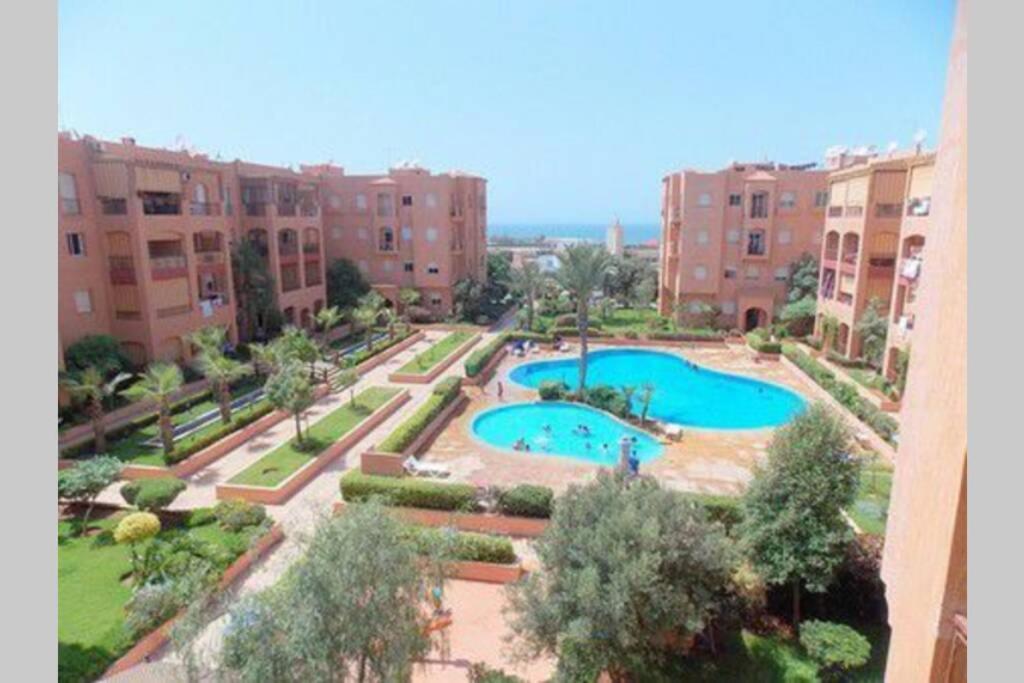 Superbe appartement en résidence privée devant la mer avec piscine Bouznika Exterior foto