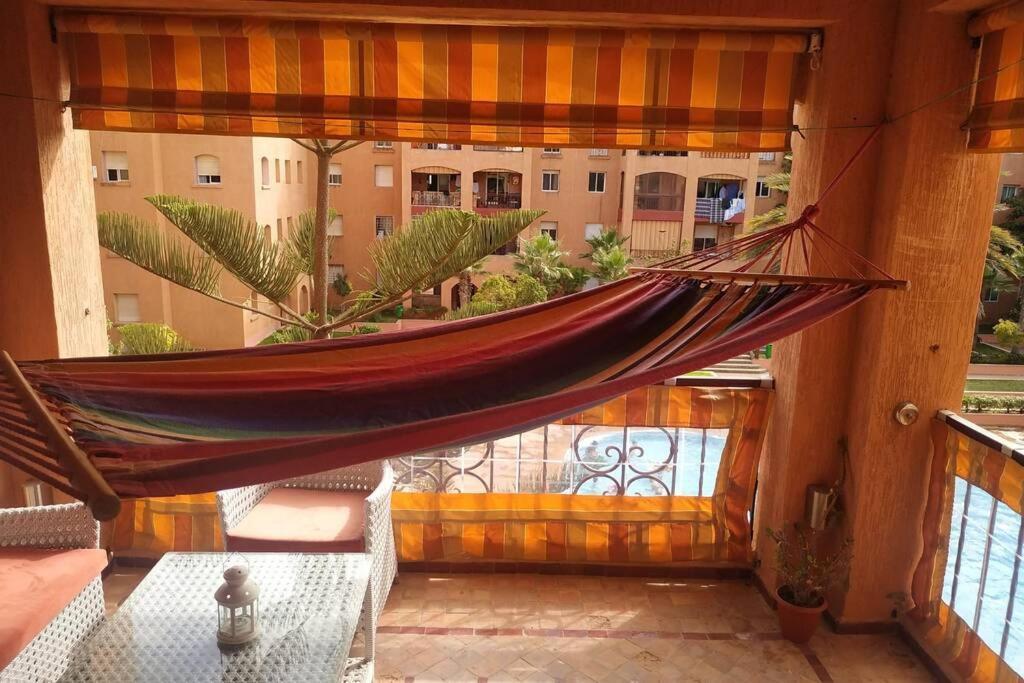 Superbe appartement en résidence privée devant la mer avec piscine Bouznika Exterior foto