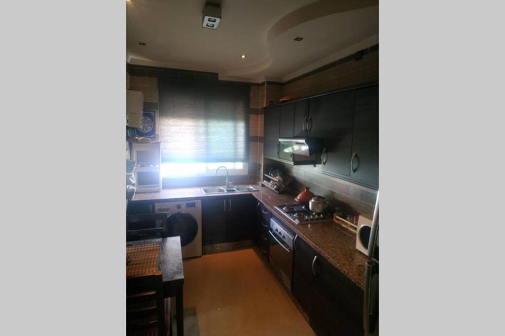 Superbe appartement en résidence privée devant la mer avec piscine Bouznika Exterior foto